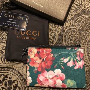 Coin/credit card pouch